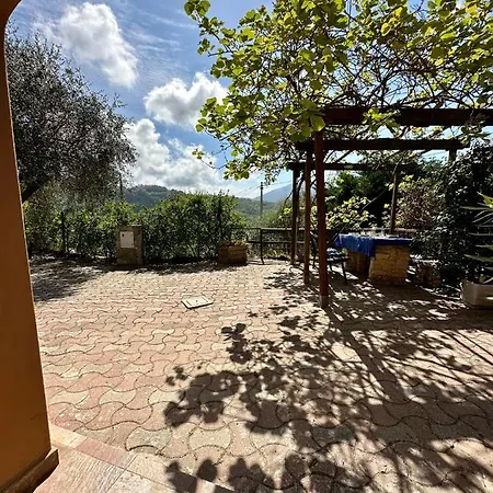 Hostdomus - Arcobaleno Villa *
