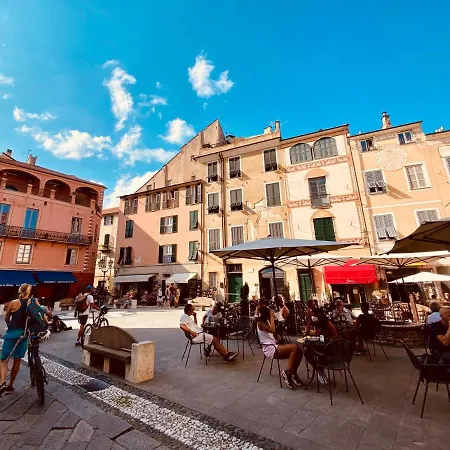 Hostdomus - Arcobaleno Finale Ligure