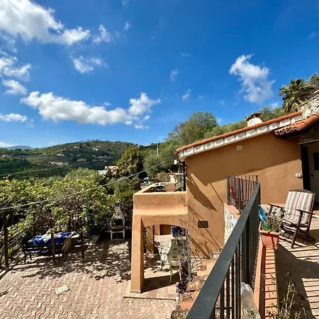 Hostdomus - Arcobaleno * Finale Ligure